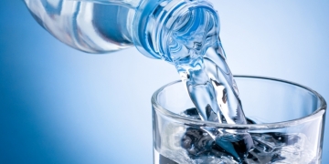 فوئد شرب المياه على معده فارغة