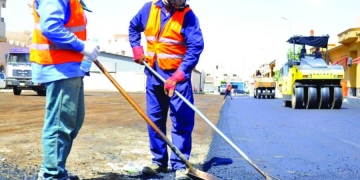 العمل تحت الشمس