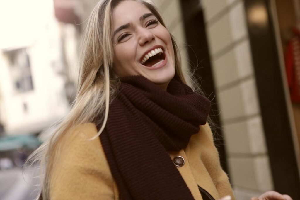 10 فوائد إيجابية للضحك.. تعرّف عليها