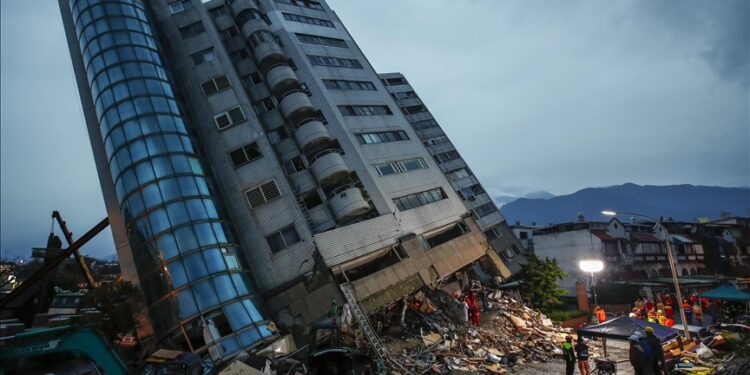 صور من زلزال تايوان الكبير