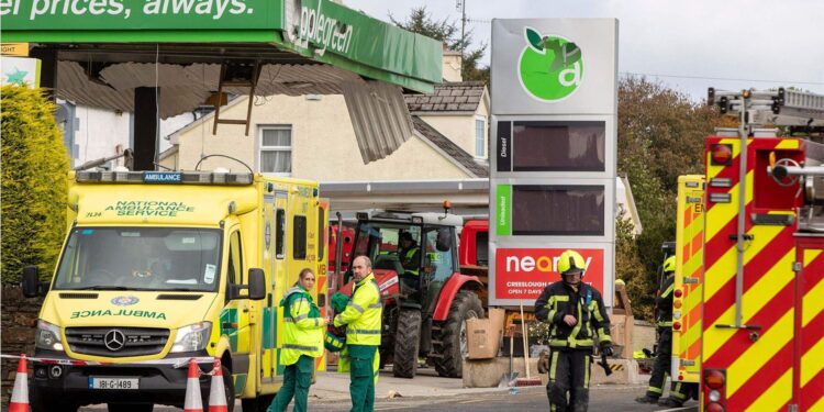 مقتل 10 أشخاص في إيرلندا بإنفجار بمحطة بنزين