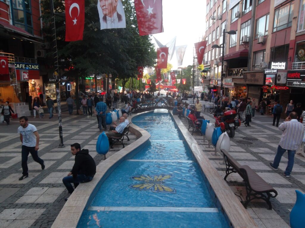 عاجل: إغلاق أحياء جديدة في إسطنبول.. لايوجد إقامات