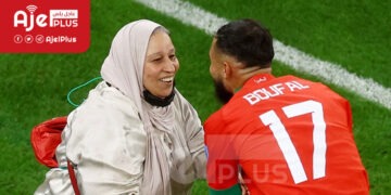 خبر وفاة والدة اللاعب سفيان بوفال يشعل السوشيال ميديا