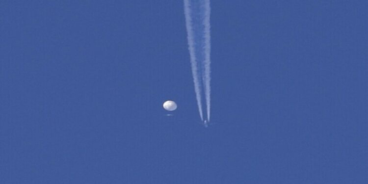 عاجل: الجيش الأمريكي ينتظر قرارً عسكرياُ بشأن المنطاد الصيني