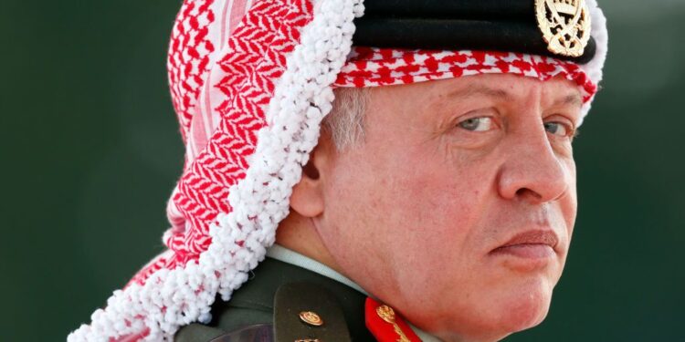 عاجل: ملك الأردن واجبنا الوقوف إلى جانب سوريا
