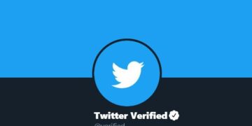 علامة تويتر الزرقاء في خطر
