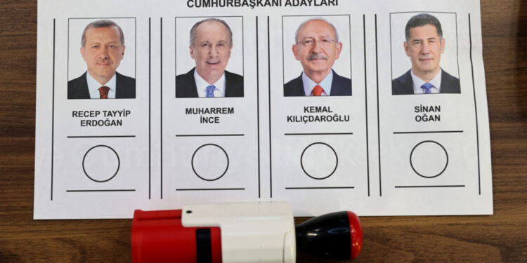 انتهاء التصويت للإنتخابات التركية بالخارج