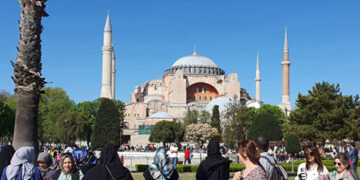 إقبال سياحي كبير باسطنبول