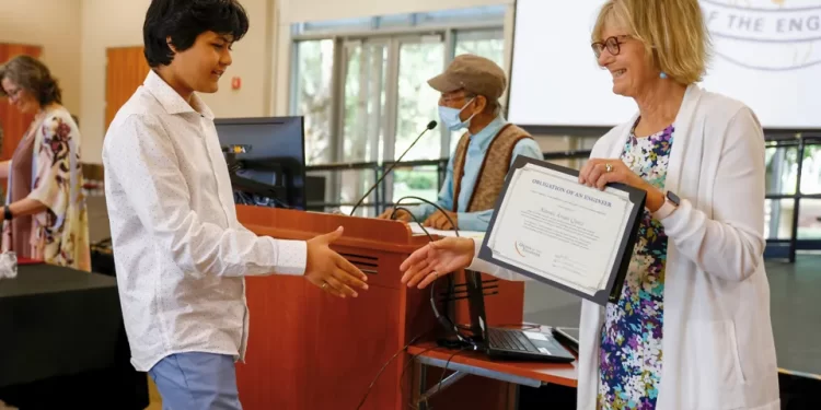 موظف سبيس إكس الجديد بعمر 14 عام فقط