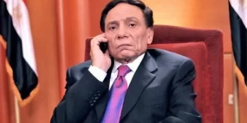 عادل امام يقاضي وزير المالية المصري