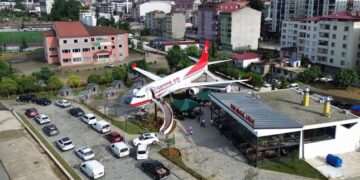 الطائرة المطعم بطرابزون التركية