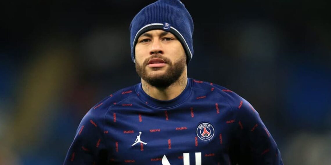 غرامة مالية ثقيلة على نيمار بسبب بحيرة!