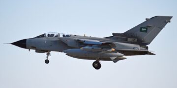 عاجل: سقوط طائرة حربية سعودية أثناء مهمة تدريبية