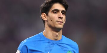 المغربي ياسين بونو يلتحق بالهلال السعودير