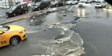 عاجل: أمطار غزيرة تصل إسطنبول وتحذيرات من السيول
