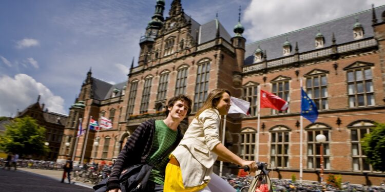 ازدياد التحرش 113% في جامعات هولندا