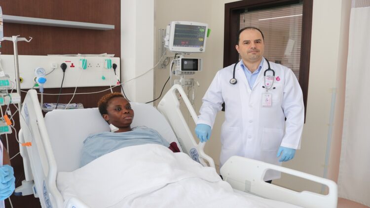 إنقاذ مريضة أصيبت بـ 3 جلطات في دبي