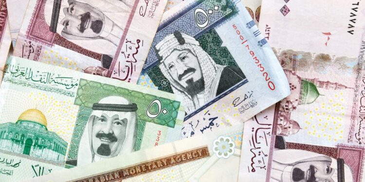 رفع الحد الأدنى للأجور في السعودية