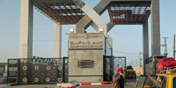 إغلاق وقصف لمعبر رفح البري جنوب قطاع غزة