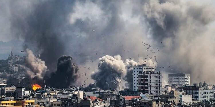 إخلاء مكاتب إعلامية وصحافية في قطاع غزة