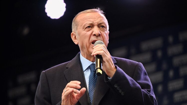 أردوغان يشدد على ضرورة وقف إطلاق النار في غزة من خلال الضغط على بايدن