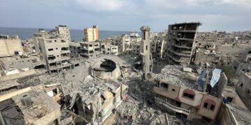 دمار غزة أشبه بزلزال عنيف