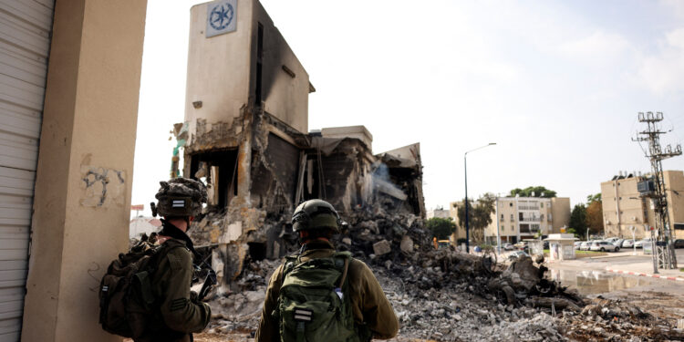 عاجل: اشتباكات ضارية وسط مدينة غزة في هذه الأثناء