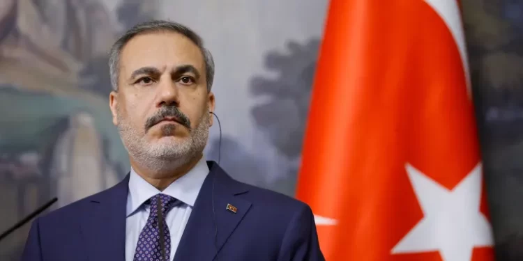 وزير الخارجية التركي يؤكد ضرورة إعلان وقف إطلاق النار في غزة