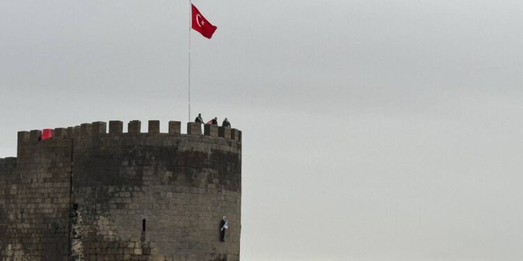 تمثيل لحظة إعدام نتنياهو في ديار بكر التركية