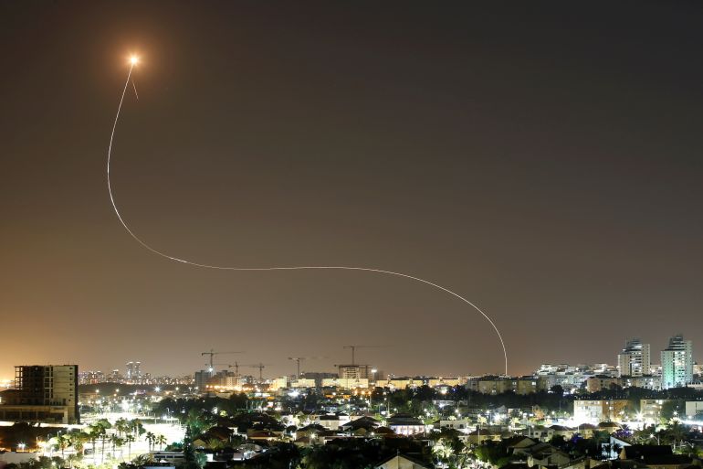 عاجل: تل أبيب وضواحيها تحت الصواريخ وتدمير العديد من الدبابات الإسرائيلية بغزة