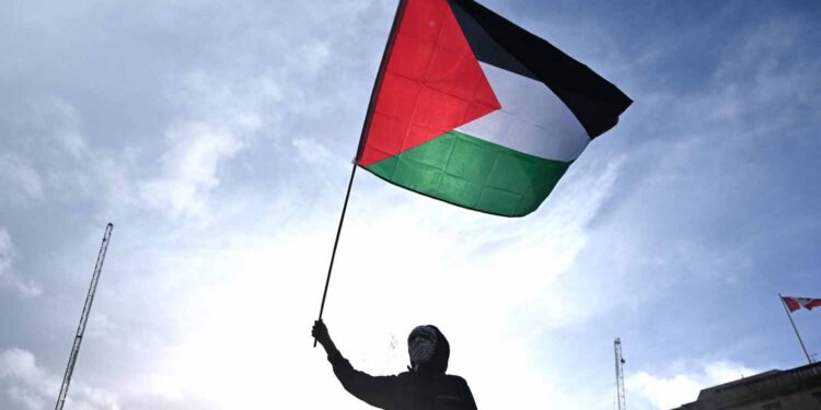 تطورات الحرب في يومها لـ 33 على قطاع غزة