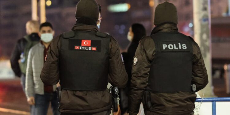 اسطنبول: اعتقال خبير متفجرات يتبع لتنظيم داعش