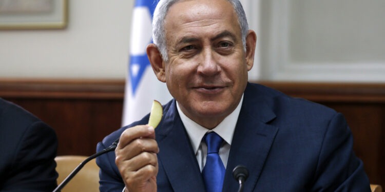 النتن ياهو يعلن أن السعودية والإمارات ستمولان إعمار قطاع غزة بعد الحرب