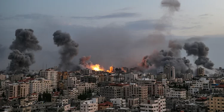 إسرائيل تقصف غزة بأكثر من 45 ألف صاروخ