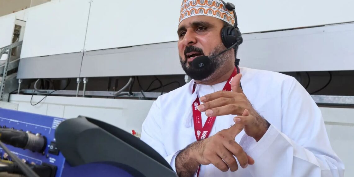 خليل البلوشي يشعل السوشيال ميديا