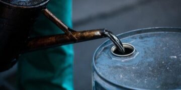 انخفاض اسعار النفط عالمياً