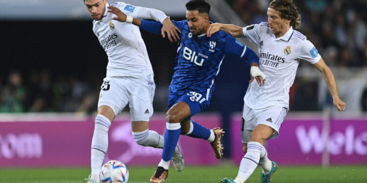 معركة كروية منتظرة بين الهلال والريال
